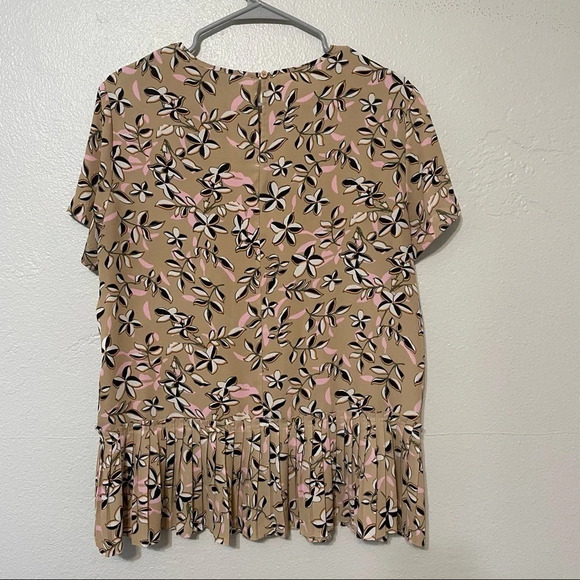 Banana Republic Floral Pleated Blouse - Picture 8 of 8